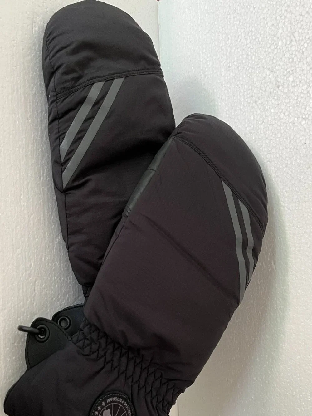 Womens Canada Goose Black Hybridge Mitts